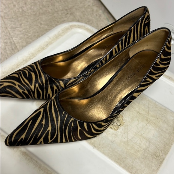 Shoes - Picture 1 of 2